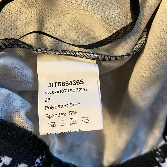 NWOT Plaid A-line Mini Skirt With Slit - Picture 3 of 5